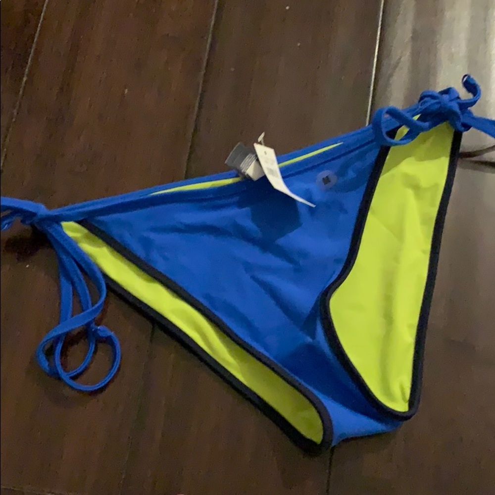 Reversible swimsuit bottom